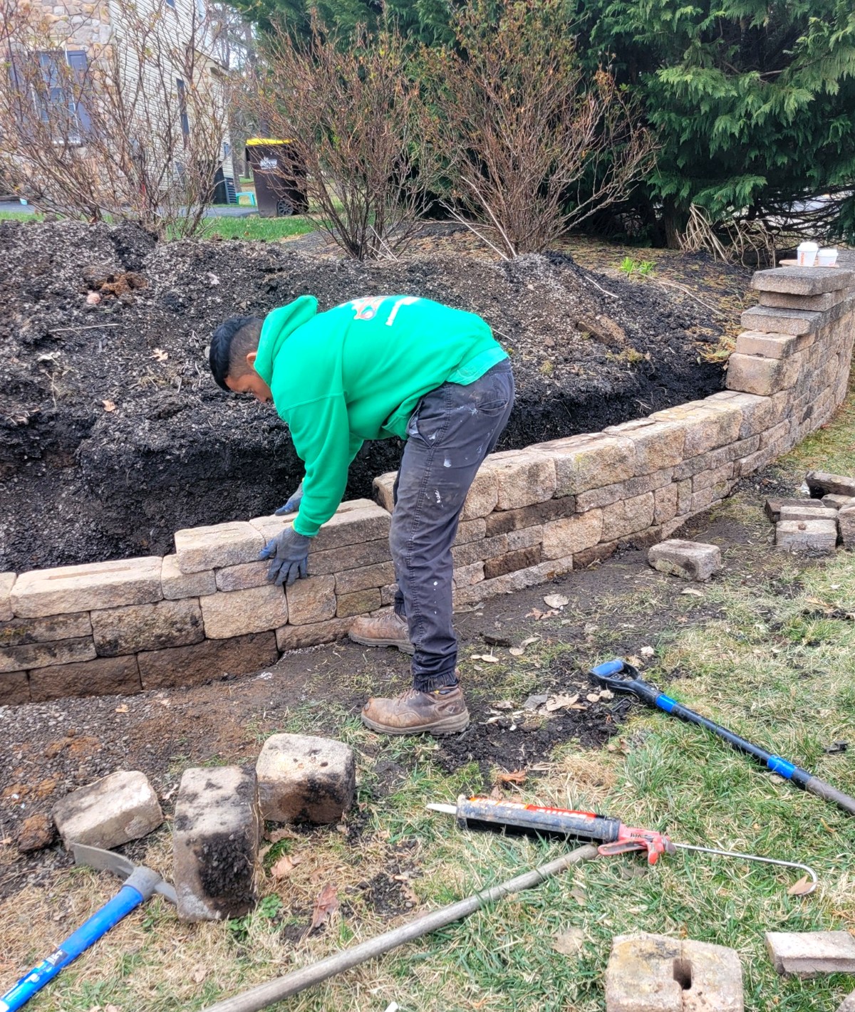 Hardscape wall installation